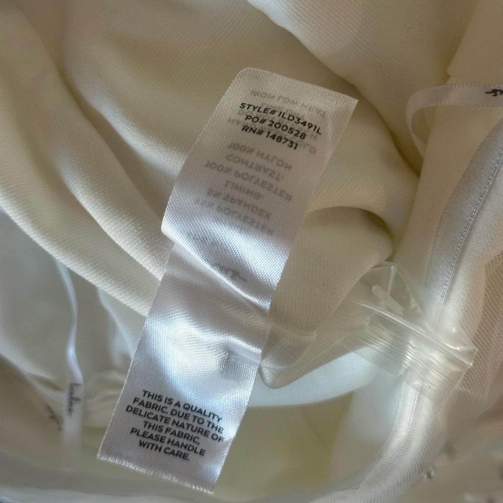 Profound Glamour Ivory Pearl Off-the-Shoulder Tulip Maxi Dress - Ivory - Small - Picture 8 of 12